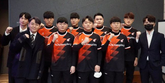 穆里尼奥：首回合3-0领先当然会让人感到满意 但比赛还没有完全结束